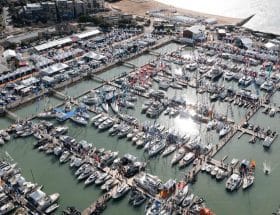 découvrez le grand pavois la rochelle 2025, le salon nautique international incontournable, avec des exposants, des nouveautés bateaux et des animations pour tous les passionnés de la mer. réservez vos dates !