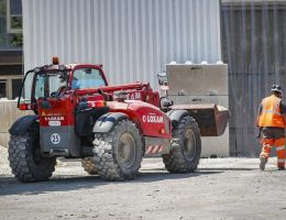 découvrez pourquoi le maire de la rochelle exprime son mécontentement face au chantier marcel-paul. analyse des enjeux, réactions et impact sur les habitants.