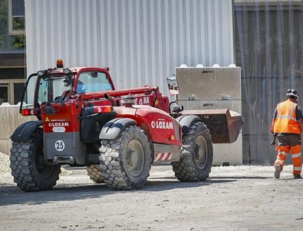 découvrez pourquoi le maire de la rochelle exprime son mécontentement face au chantier marcel-paul. analyse des enjeux, réactions et impact sur les habitants.