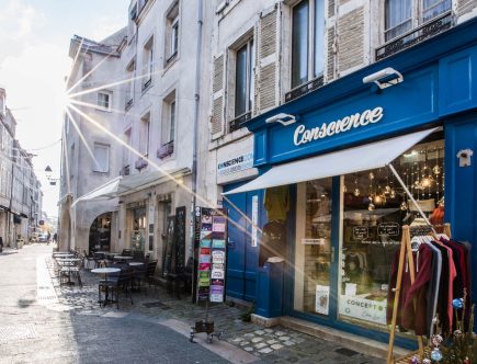 découvrez les créateurs et artisans de talent à la rochelle, inspirés par l’esprit de saint-nicolas. rencontrez des passionnés et trouvez des créations uniques pour vos envies originales !