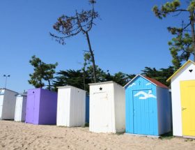découvrez toutes les liaisons depuis et vers la rochelle : horaires, destinations, moyens de transport et conseils pratiques pour organiser facilement vos trajets.