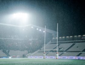 le match entre toulon et la rochelle prévu le 8 novembre a été reporté. découvrez les raisons du report et les nouvelles informations concernant la reprogrammation de la rencontre.