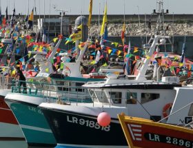 découvrez l'univers des pêcheurs à la rochelle : traditions maritimes, astuces de pêche, meilleurs spots et actualités sur la pêche dans cette charmante ville portuaire de la côte atlantique.