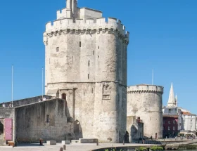 découvrez le projet de rénovation de la tour saint-nicolas : restauration du patrimoine, mise en valeur de l’architecture historique et préservation de ce monument emblématique.