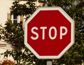 découvrez les actions et conseils pour améliorer la sécurité routière à la rochelle. informez-vous sur la prévention des accidents, la réglementation locale et les initiatives citoyennes pour rouler en toute sécurité.