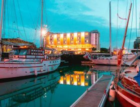 découvrez comment le port de marans se réinvente à travers une transformation ambitieuse, intégrant développement durable, attractivité touristique et modernisation des infrastructures.
