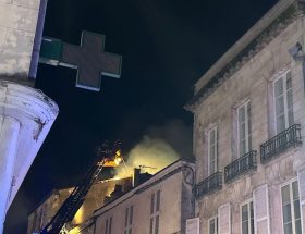 suivez les dernières informations sur l'incendie d'un appartement à la rochelle : bilan, interventions des pompiers et conséquences pour les habitants.