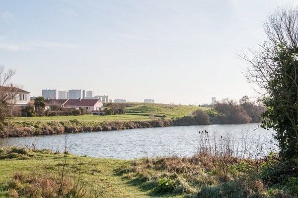 découvrez le quartier des salines à la rochelle : un secteur résidentiel entre nature, modernité et proximité du centre-ville, idéal pour vivre ou investir au cœur de la charente-maritime.