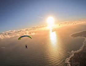saut en parachute au dessus de la rochelle