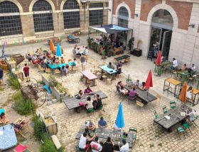 découvrez comment ce café de la rochelle connaît un succès inattendu en se lançant en franchise, devenant une véritable opportunité pour les entrepreneurs locaux.